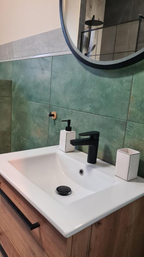 Urocze Apartamenty Na Wsi Goledzinow Luaran gambar